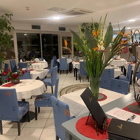 מלון Restaurant De La