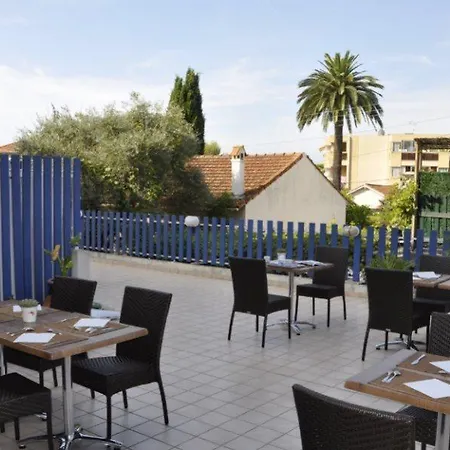 Restaurant De La Hotel