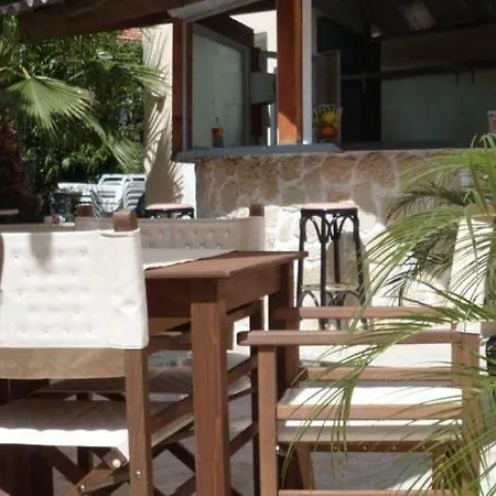 Restaurant De La Hotel 3*